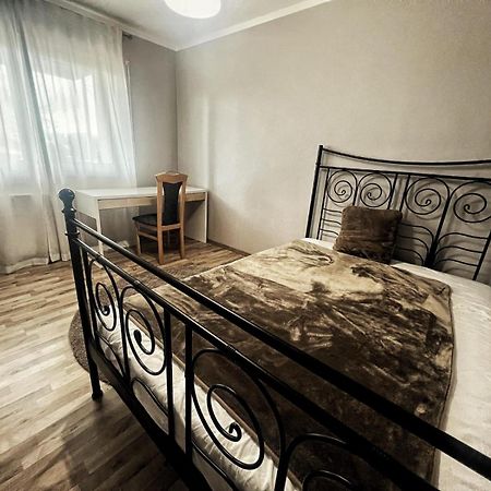 Monteurswohnung Ferienwohnung Naehe Koeln 로마어 외부 사진